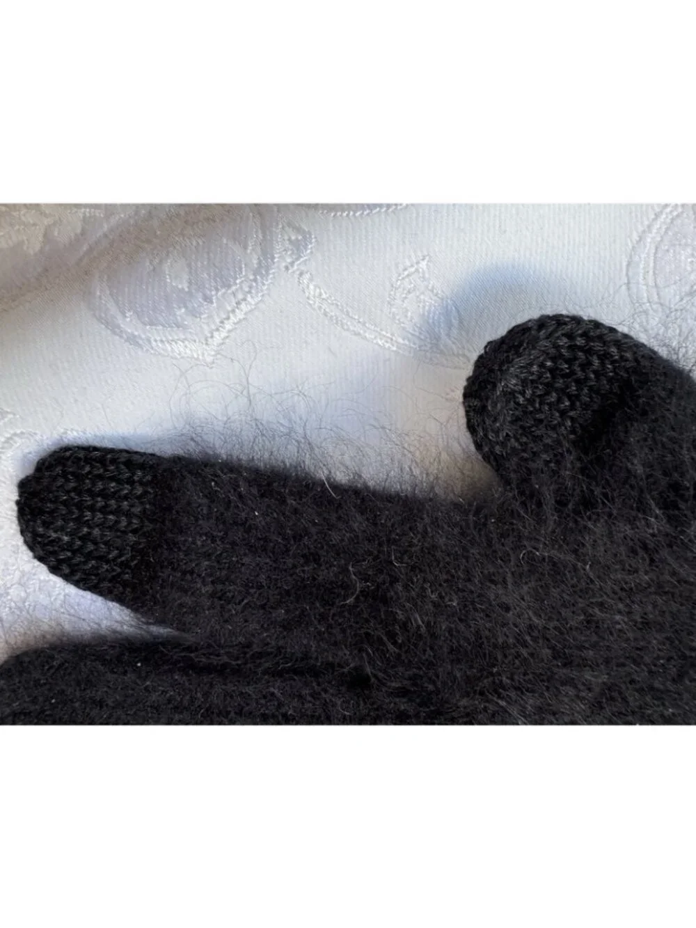 Nordstrom Women's Black Fuzzy Knit 100% Cashmere Gloves NEW